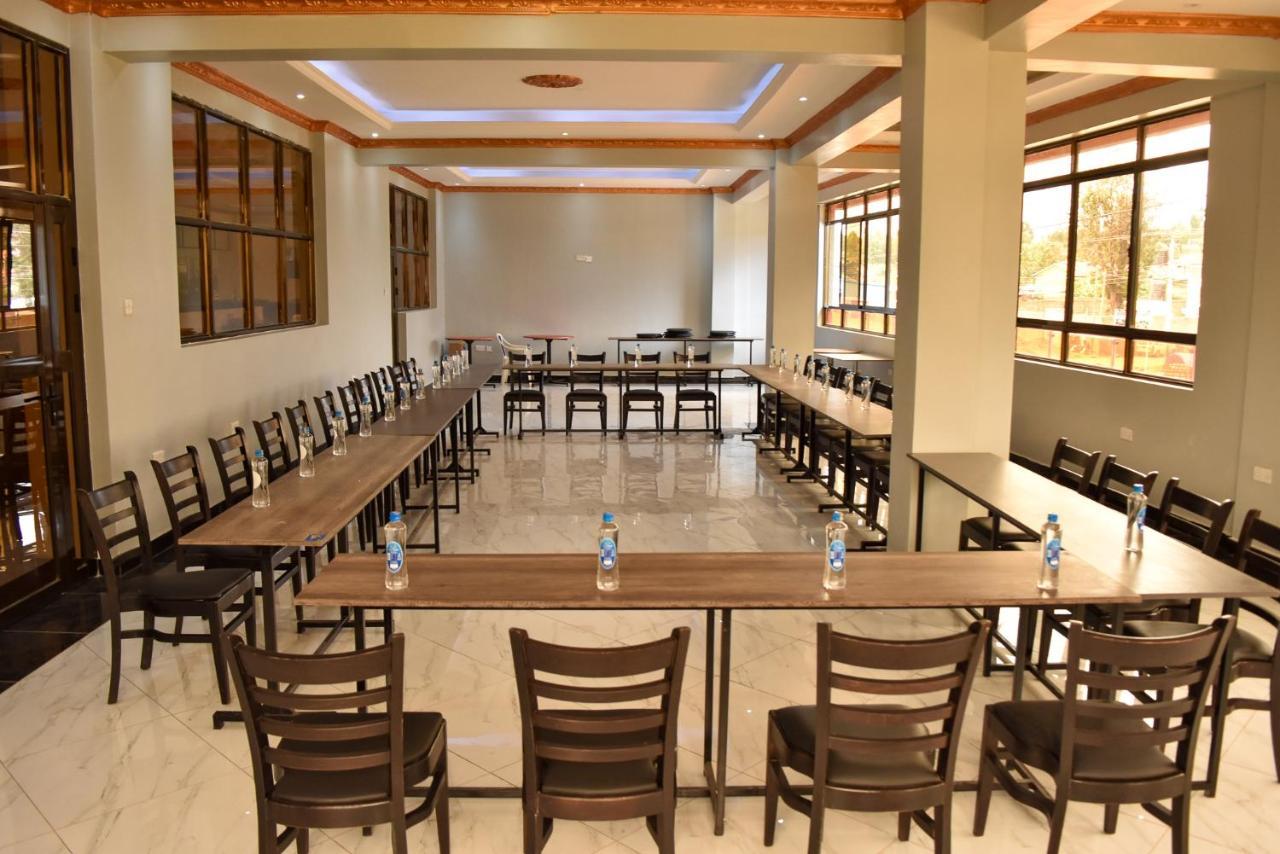 Good Putt Hotel Nakuru Bagian luar foto